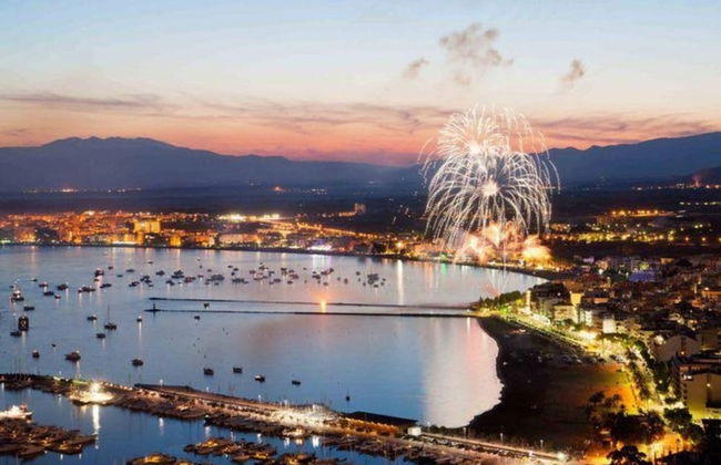 Charming Apartment With Patio - Photo 34