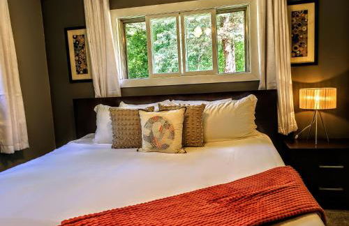 Ultra Comfy, Spotless & Spacious, Private Home in Boyne, Dogs Ok, Walk to Town - Foto 3