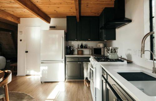 Rous Cabin Getaway Hot Tub - Foto 16