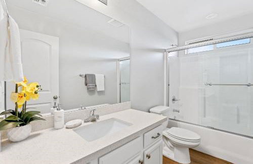 Beautiful Newly Built Home with Central AC - Foto 27