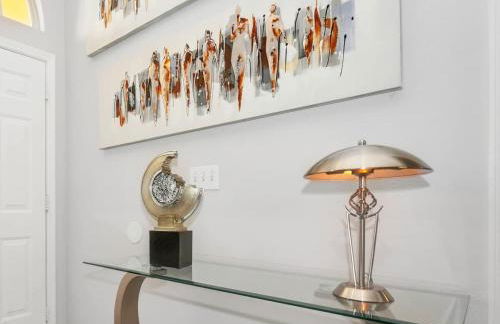 New 5 bedroom Disney Sanctuary - Photo 12