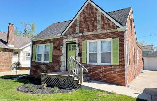 1960s Gem-Close to Downtown And In a Quiet Area - Photo 8