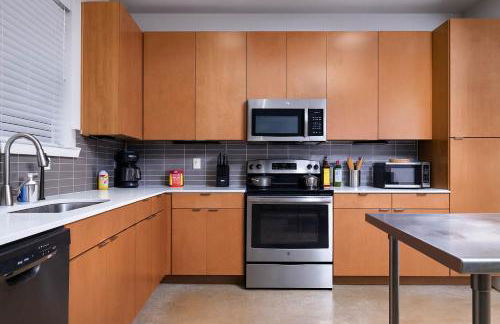 Downtown SA 2BR for 9 Pool Gym Free Parking Near River Walk - Photo 5