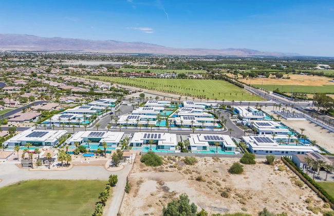 Sleeps 20 7-bedroom Villa w/ Pool, Putting Green & Hot Tub Bravo Villa #11 by Avantstay - Foto 65