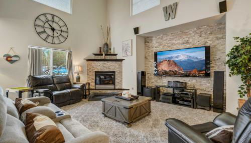 Monument Gym Trails & Lake Dog Friendly Hot Tub - Foto 2