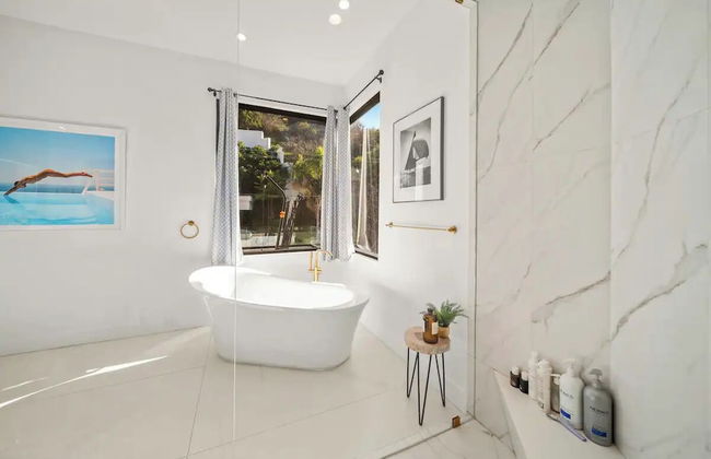 Willow Glen - Hollywood Hills Multi-level Villa With Theater & Pool - Photo 29