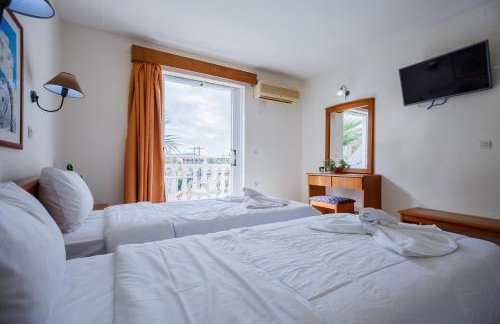 Vivian Hotel - Photo 62