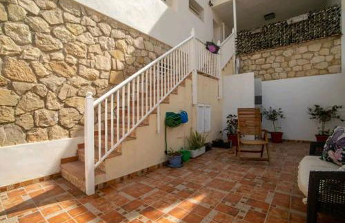 Stylish and Spacious Studio -4 minutes walk to Beach - Photo 7