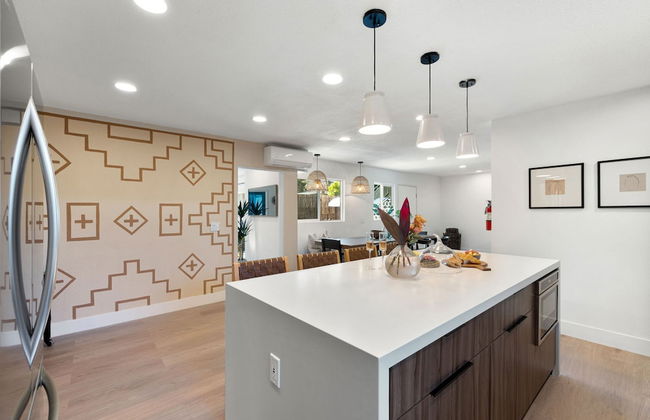 The Maya - Entire Hotel Buyout - Private Gym - Private Game Room - Private Living Area - Foto 53