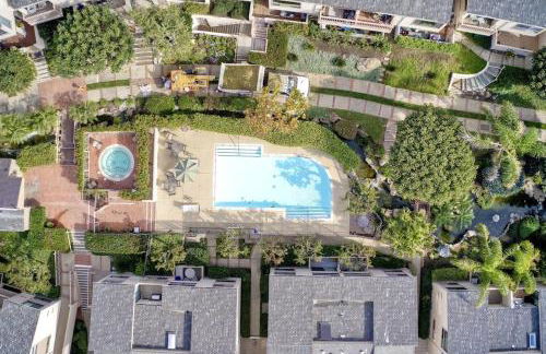 Oceanfront Fully Remodeled 2BR 2BA, Pool, Hot Tub, Gated Parking - Foto 7