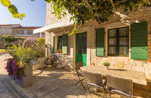 Dvor strica Grge - Foto 8