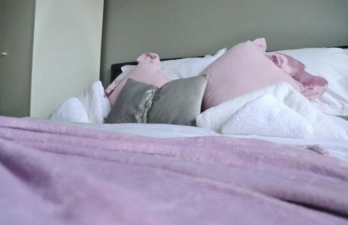 Heathrow Modern House with Parking & Fast WiFi - Foto 31