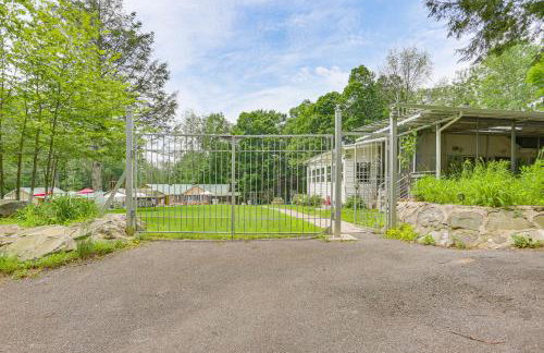 5 Mi to Marina and Raceways Mongaup Valley Retreat! - Foto 28