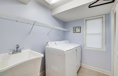 Forest-View Gem on Vaughn Creek Less Than 1 Mi to Dtwn! - Foto 24