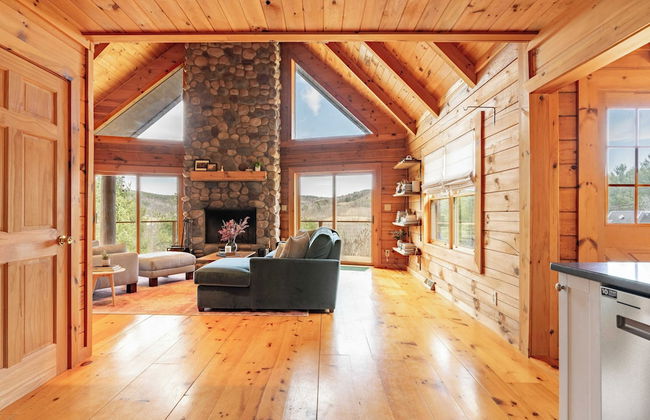 Secluded w/ Deck Views, Hot Tub, & Ping Pong Hudson in the Berks by Avantstay - Foto 12