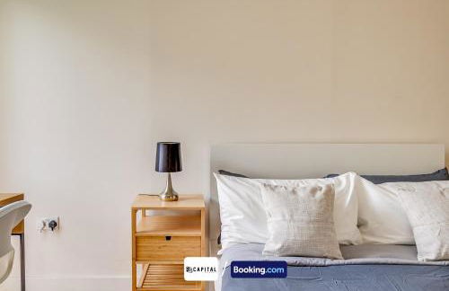 Last-Minute Secure l Sleeps Up to 8 l 2 Bedroom Apt By Capital Retreats Short Lets & Serviced Accommodation London With Balcony, Free WiFi - Foto 27