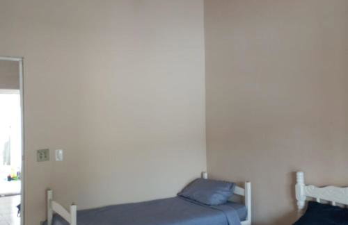 Casa São Sebastião 100 metros da praia e 3km do centro e travessia para Ilhabela - Foto 19