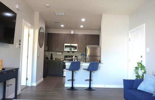 Trenton Sky Suite, Comfort, Pool, Gym, Gated Access - Photo 6