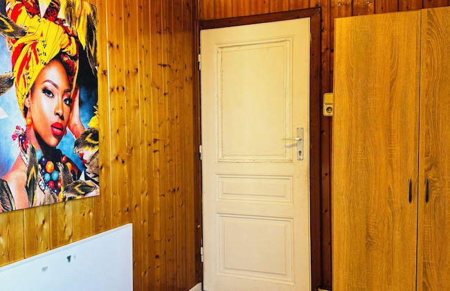 Cozy 3BR Apt with Garden Sleeps 10 - Foto 3