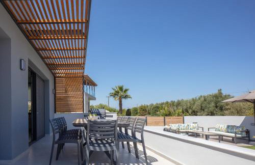 Sunnyside Villas, Just Steps to the Beach & Restaurants, By ThinkVilla - Photo 47