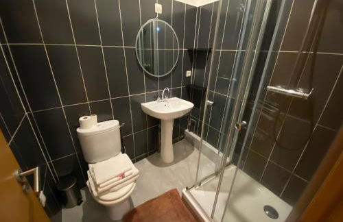 Paris Eiffel Tower et Disney apartments, parkings gratuits et sécurisés, 10 minutes métro to Paris - Foto 21