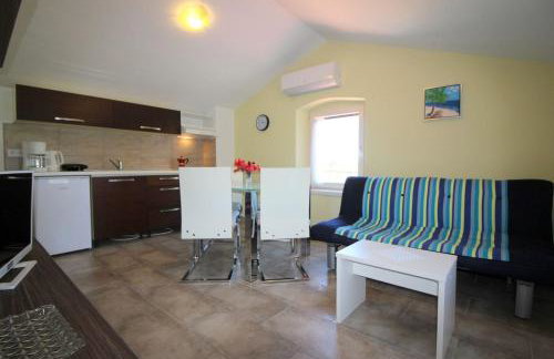 Authentisches Steinhaus mit Garten, Grill, Spielplatz, Trampolin - Foto 10