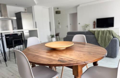 LA PROVENCE - '' TRAVELLER AWARD 2026 '' - Charming modern family apartment, pool & private parking near Avignon, fully renovated with interior-architect design - Foto 14