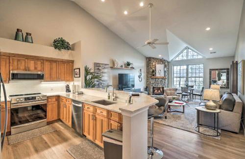 Indoor Pool and Golf Course Views Lake Lure Condo! - Foto 2