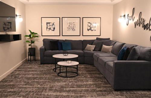 River North Magnificent Mile Condo, Lake and City Views, 43rd Floor Corner, Parking Included! - Foto 45