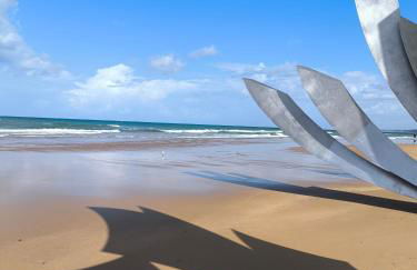 GITE A THEME D-DAY - situé à 15mn d'Omaha Beach - Animaux OK - Terrain clos - Aucuns voisins - WIFI - Foto 19