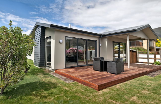 Dragonfly Cottage - Photo 1