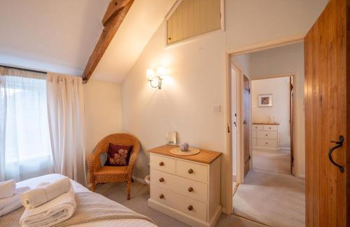 Charming Cottage near Dartmouth with Log Burner - Photo 14