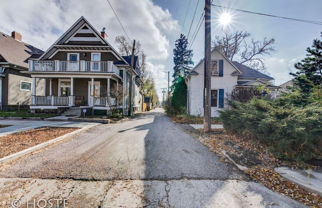 City Center Cottage Netflix, Mtns & Adventure! - Photo 29