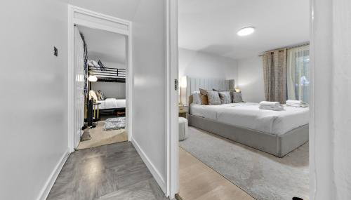 New Modern Hybrid 4 Bedrooms 7 Bed apartment 12 guest capacity - Foto 2