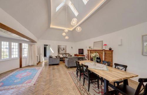 NEW - Beautiful, spacious Beechwood Lodge with lovely gardens - Photo 21