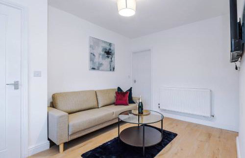 Comfy 3-BR Wirral Home | Free Parking & Wi-Fi - Foto 57