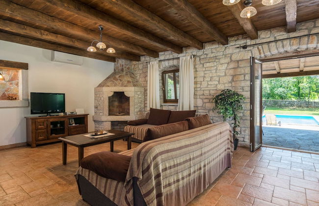 Spacious Villa in Tinjan With Pool - Foto 10