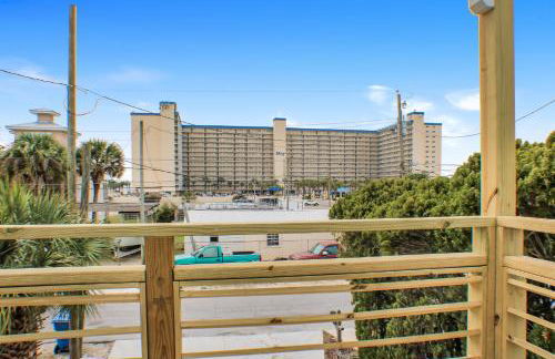 OceanView Oasis - Relax with Hot Tub, Breakfast, Fire Pit & Putting Green! - Foto 10