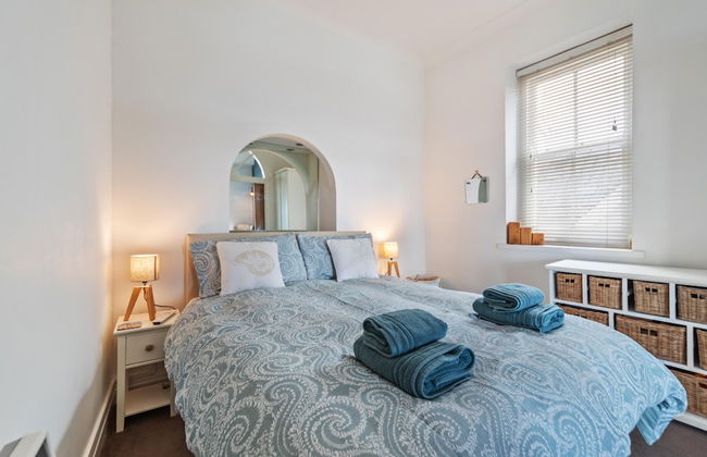 Royal Victoria Court 11 - Sea and Harbour Views - Photo 24