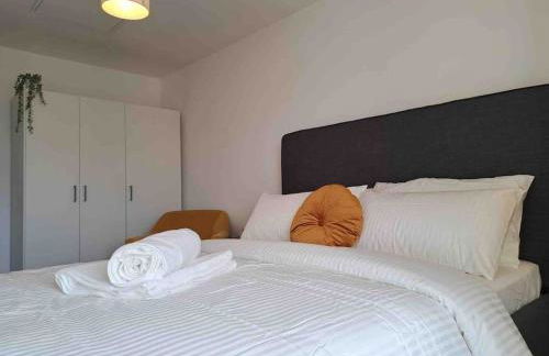 Spacious 4 Large Bedrooms Thurrock Grays 3 baths 1 ensuite Netflix Free Parking - Foto 16