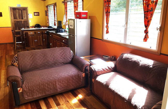 Family Treehouse Retreat Cozy Cabin in Tropical Gardens, Minutes From Ruins - Foto 4