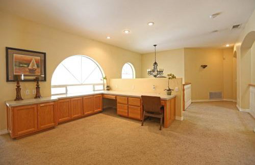 Lakeside Mansion Waterfront 34 beds Boat ramp - Foto 50