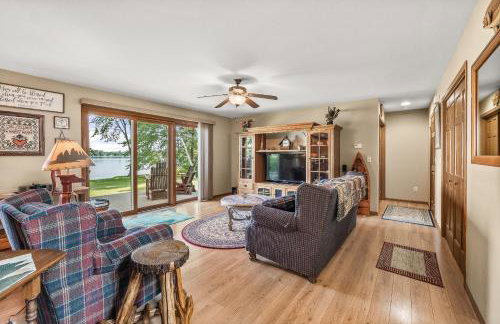 Family-Friendly 5BR House by the Lake - Foto 4