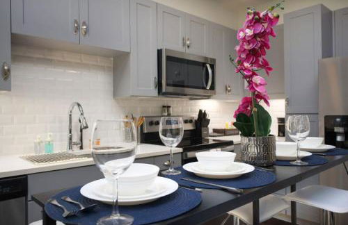 1BR Escape w Pool,Gym-Near Rvrwalk,Dome & Cnv Ctr - Foto 7