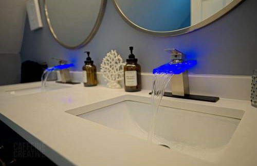 Luxe Coastal Retreat with Hot Tub & Spring Fires - Foto 54