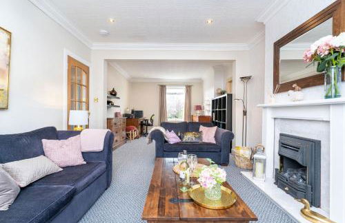 NEW Four Bedroom House - all rooms ensuite - Photo 2