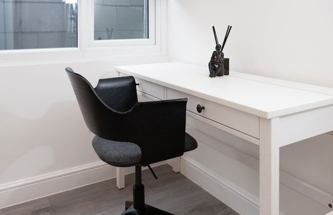 Woodside Park 3 Bedroom Apt with Parking - Foto 20