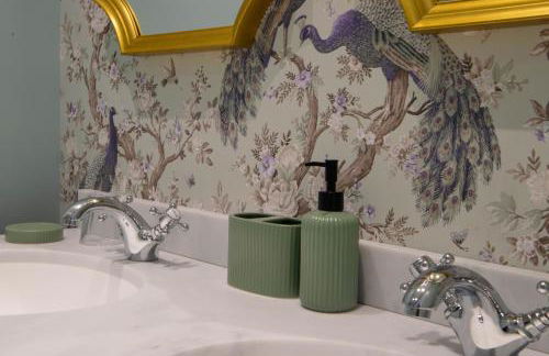 Number Six - Foto 25