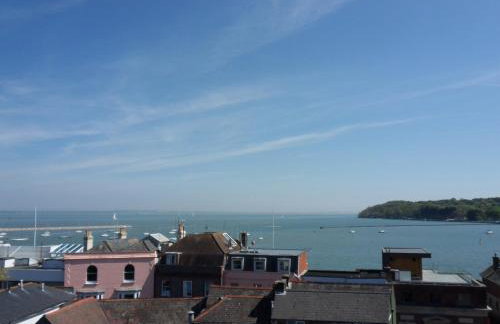 Penderic - 3 Bedroom Cowes Stay with Balcony & Panoramic Solent Views Close to Shops, Cafés, Sailing Clubs & Beach - Foto 20