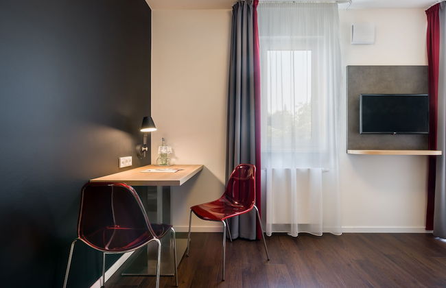 Signature East Hotel Apartment - Photo 22